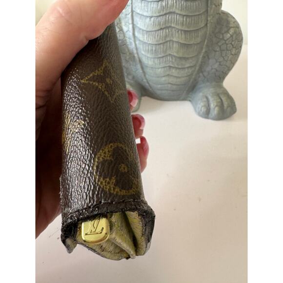 Special edition Louis Vuitton Sara wallet.  Has been repaired. - Picture 7 of 15